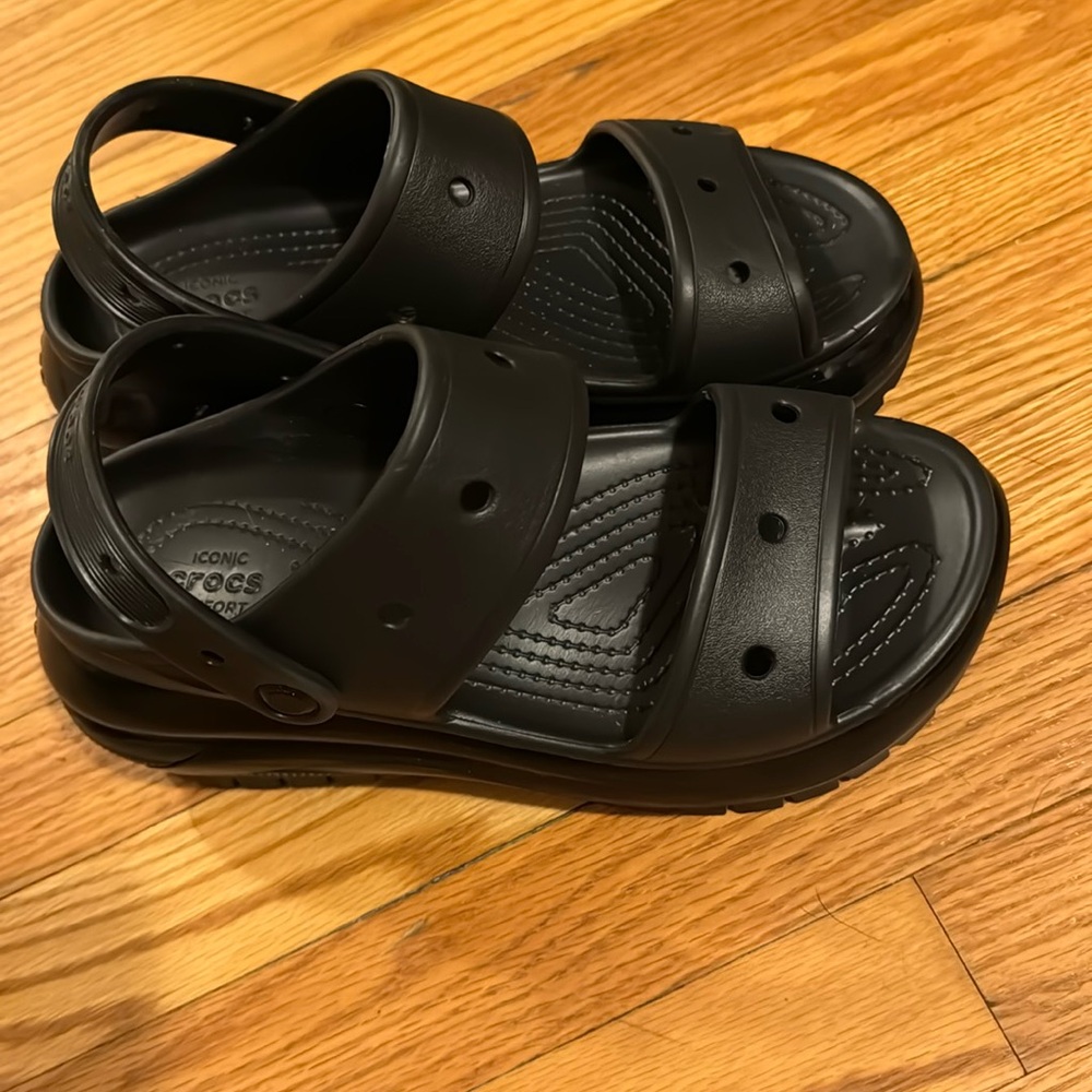 Crocs Iconic Comfort Mega Crush Sandal Size 8
